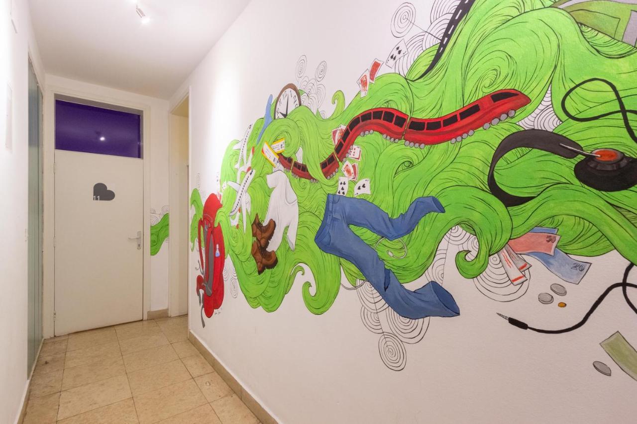 Whole Wide World Hostel Zagreb Exteriör bild